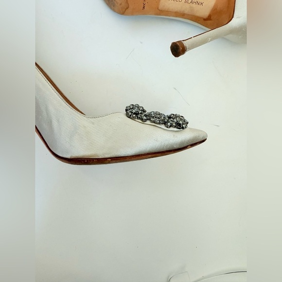 Manolo Blahnik Gray Satin floral Hangisi 90mm crystal embellished pumps EU 40 - Picture 7 of 13